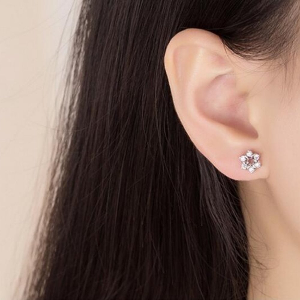 *NEW 925 Sterling Silver Diamond Flower Earrings 1 - Picture 4 of 9